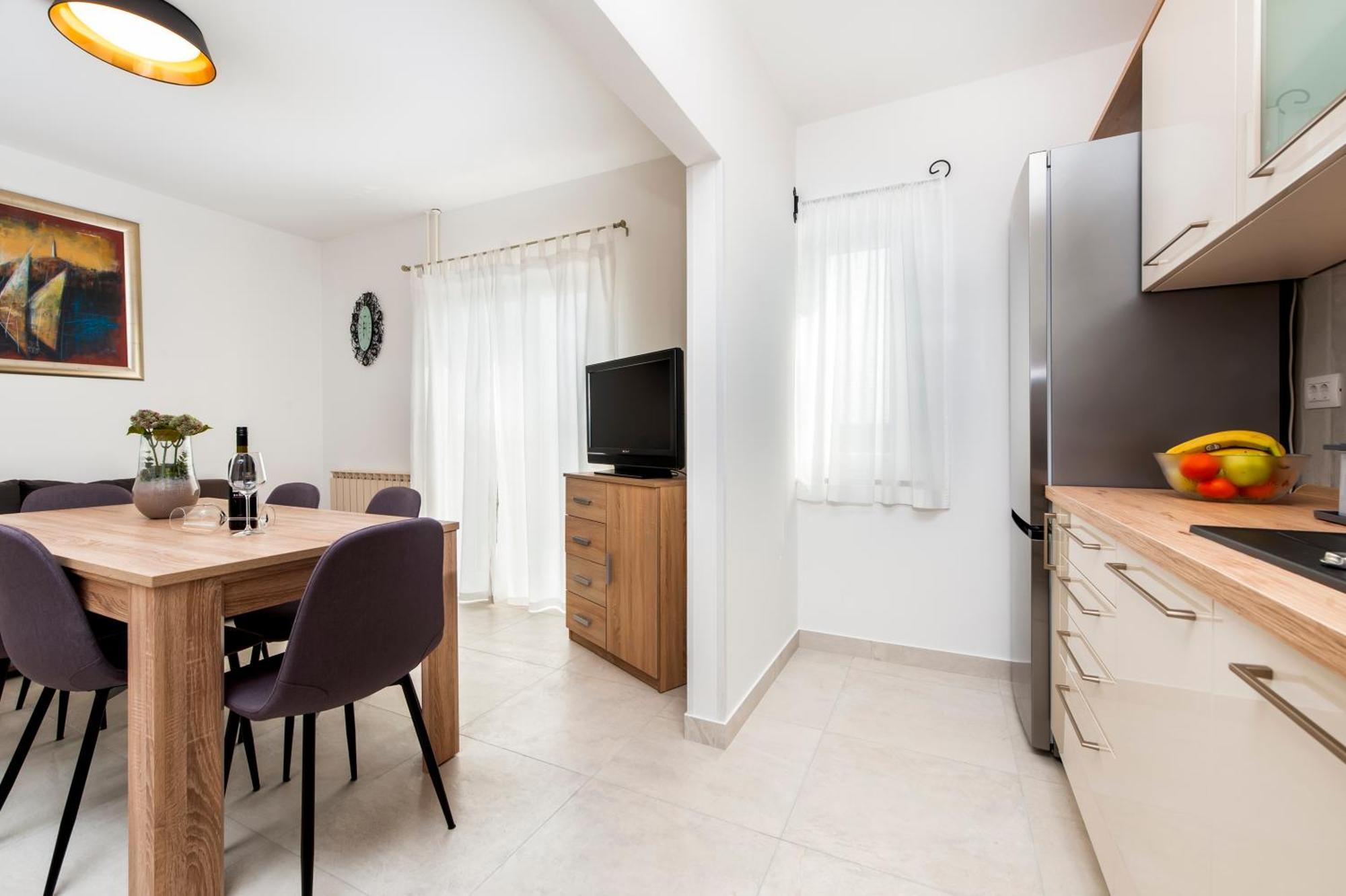 Apartment Ivo Ровин Екстериор снимка