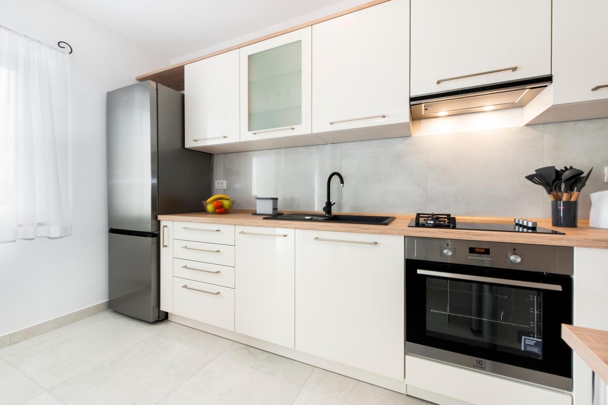 Apartment Ivo Ровин Екстериор снимка