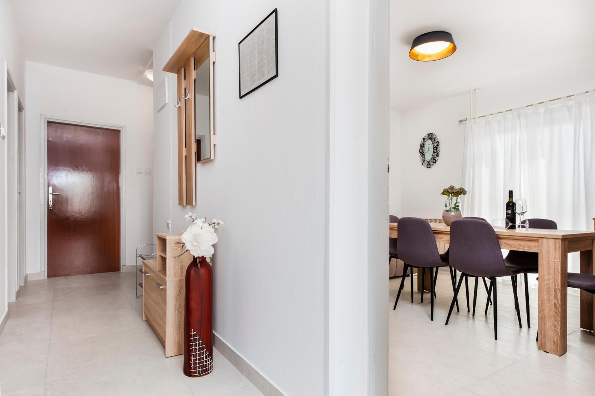 Apartment Ivo Ровин Екстериор снимка