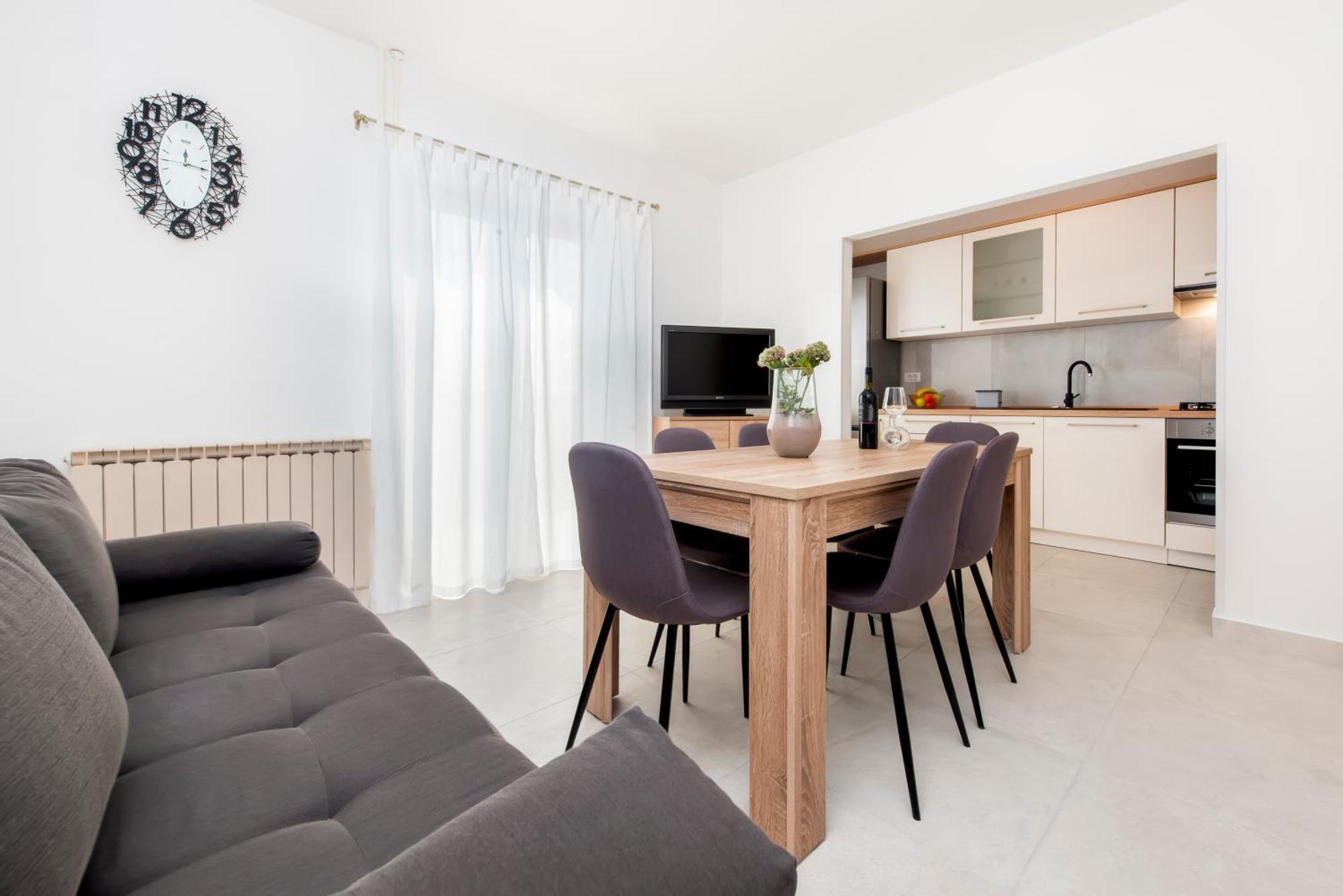 Apartment Ivo Ровин Екстериор снимка