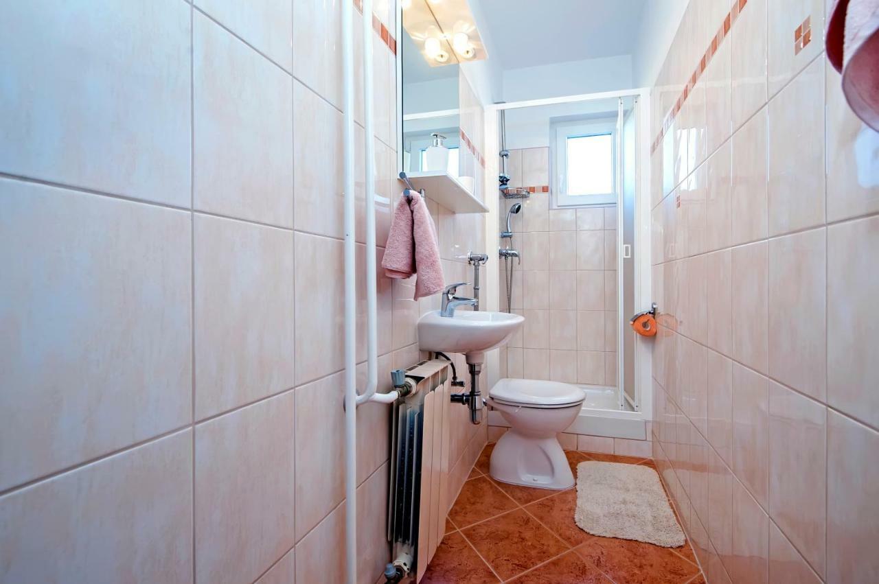 Apartment Ivo Ровин Екстериор снимка