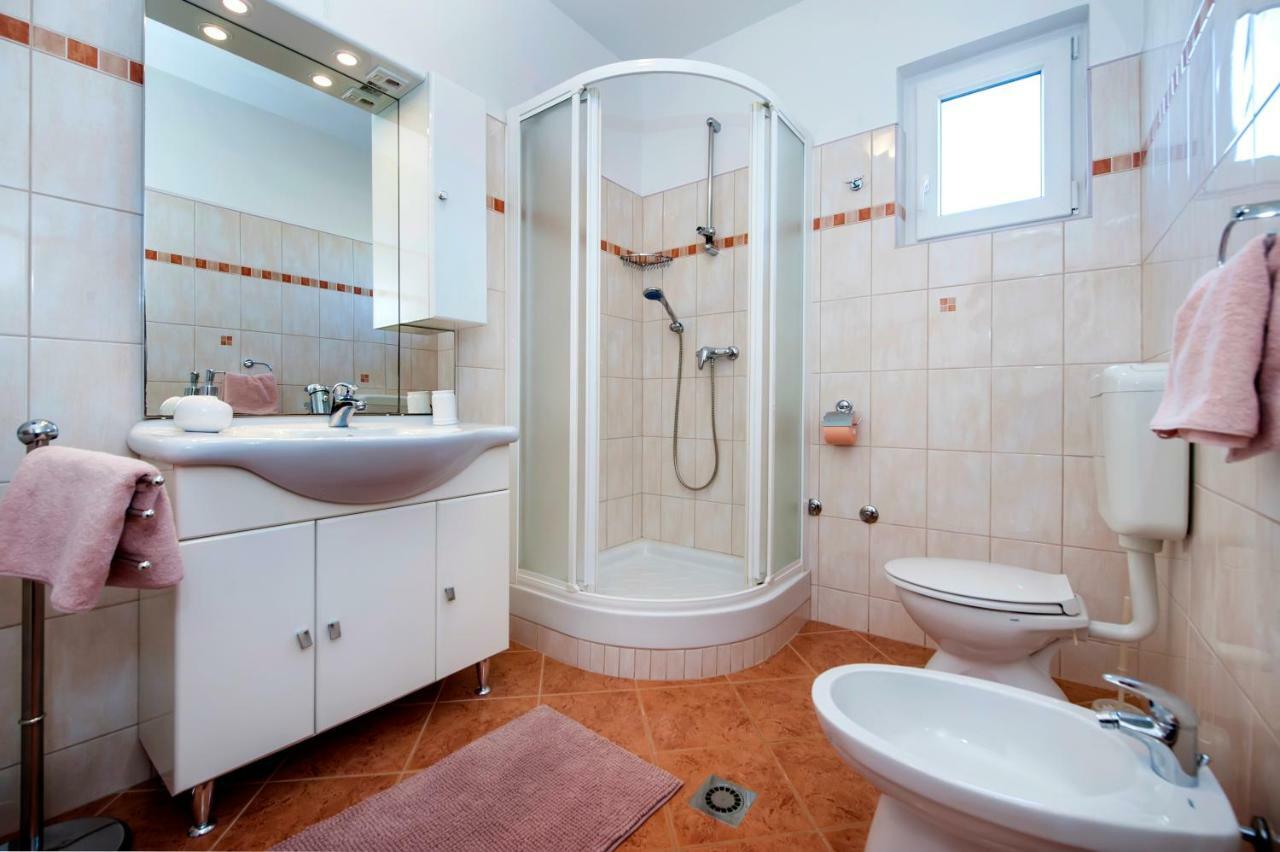 Apartment Ivo Ровин Екстериор снимка