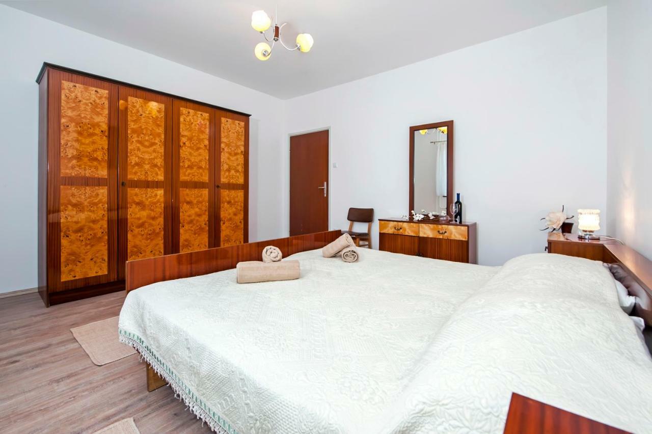 Apartment Ivo Ровин Екстериор снимка